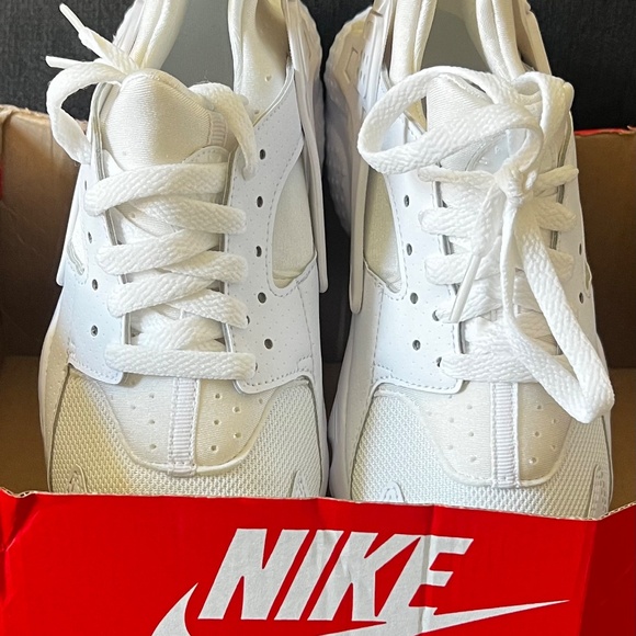 Nike Air Huarache - Picture 8 of 10